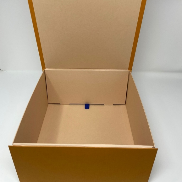 Authentic Louis Vuitton Accessory Orange Box w/Magnetic Close - Picture 2 of 2